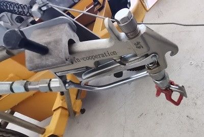 Havasız püskürtme kaldırım hattı soğuk boya çizimi tek silahlı yol işaretleme makinesi