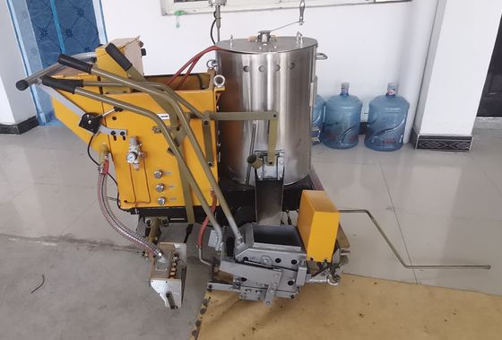 Pil ile çalışan termoplastik yol konveks çizgi işaretleme makinesi
