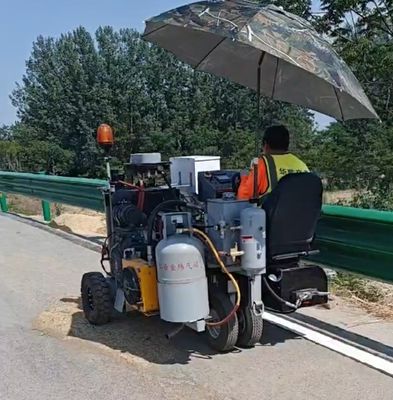 Mini Sürüş Termoplastik Yol Çizgisi İşaretleme Üç Tekerlekli Otomatik Yağ Isıtma Sistemi