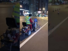 İki bileşenli havasız püskürtme hattı çizgi yol işaretleme makinesi